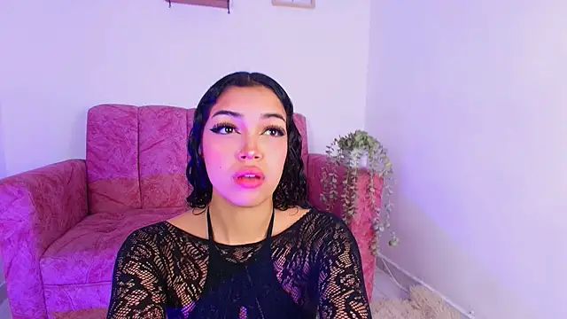 Sara Jhonson online show from 11.21.25