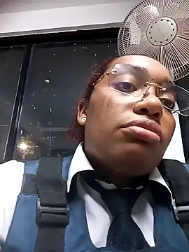 Cinnamon-Skin online show from 12.06.24