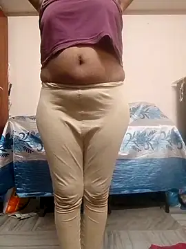 Snapshot of sneha_telugu_girl chatting on 02.14.25 sneha telugu girl online show from 02.14.25