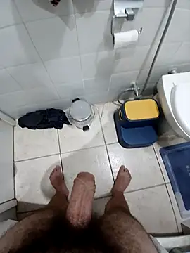 Snapshot of loganwolverine02 chatting on 11.24.25 loganwolverine02 online show from 11.24.25