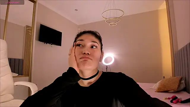 Snapshot of Hisoka_Jaa chatting on 12.15.24 Hisoka Jaa online show from 12.15.24