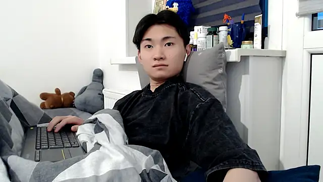 Snapshot of Miram_Yu chatting on 04.26.26 Miram Yu online show from 04.26.26