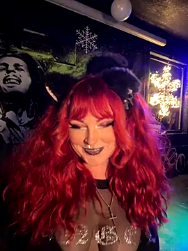 Snapshot of puffpixiee chatting on 12.04.25 puffpixiee online show from 12.04.25