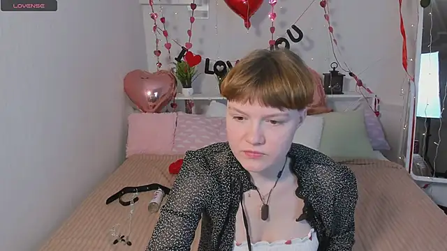 DreamyLuna online show from 01.28.25