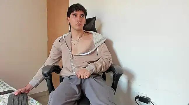 Snapshot of leo030809 chatting on 03.19.25 leo030809 online show from 03.19.25