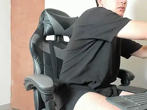 leo030809 online show from 02.17.26