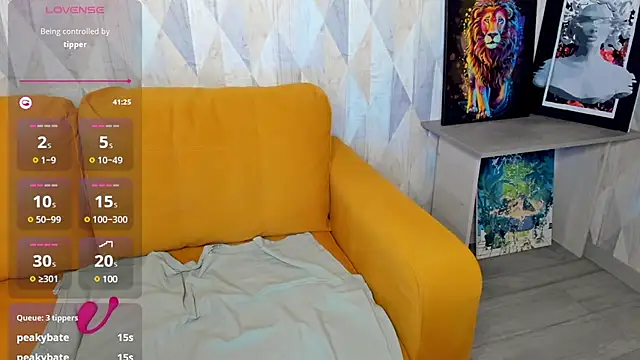 Michelle Blond online show from 02.10.25