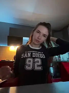 Snapshot of Vetalife chatting on 12.14.24 Vetalife online show from 12.14.24