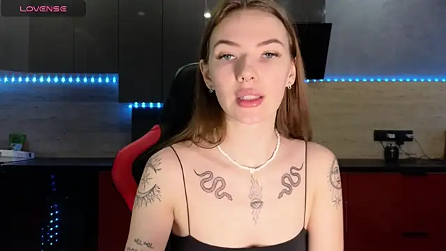 Snapshot of Vetalife chatting on 12.27.24 Vetalife online show from 12.27.24