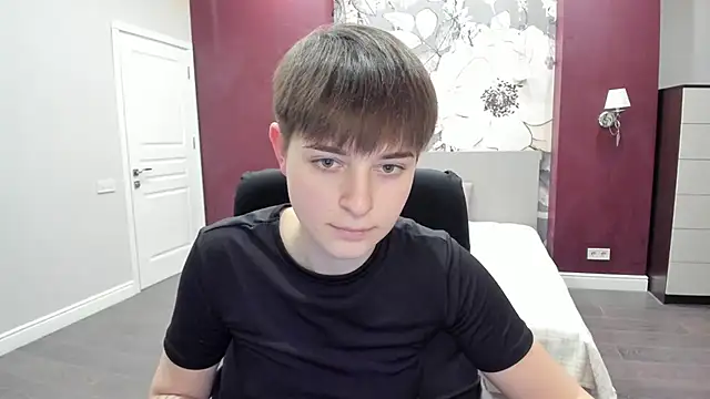 Snapshot of EmiliaYours chatting on 01.17.26 EmiliaYours online show from 01.17.26