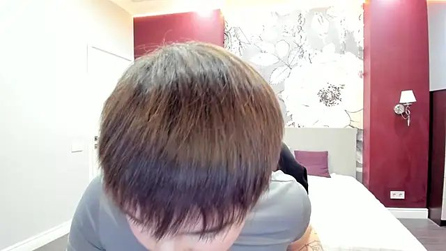 Snapshot of EmiliaYours chatting on 02.01.26 EmiliaYours online show from 02.01.26