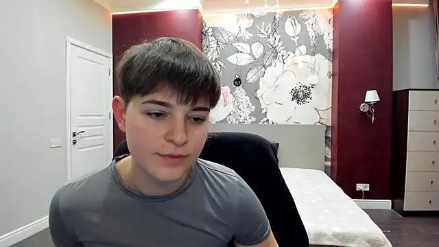 Snapshot of EmiliaYours chatting on 02.03.26 EmiliaYours online show from 02.03.26