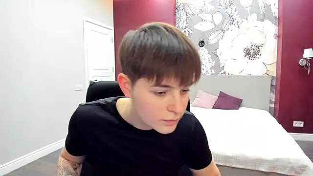 Snapshot of EmiliaYours chatting on 02.09.26 EmiliaYours online show from 02.09.26