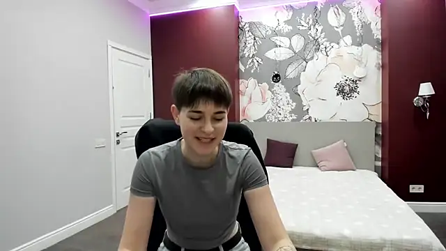 Snapshot of EmiliaYours chatting on 03.06.26 EmiliaYours online show from 03.06.26