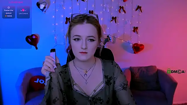 luna berryy online show from 04.15.26