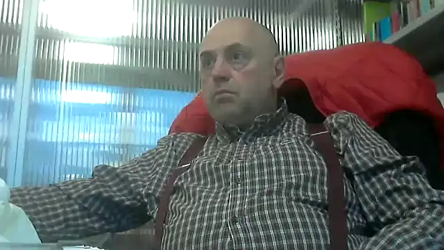 Snapshot of pantomax chatting on 01.23.25 pantomax online show from 01.23.25