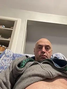 Snapshot of pantomax chatting on 03.22.25 pantomax online show from 03.22.25