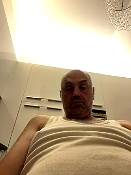 Snapshot of pantomax chatting on 09.26.25 pantomax online show from 09.26.25