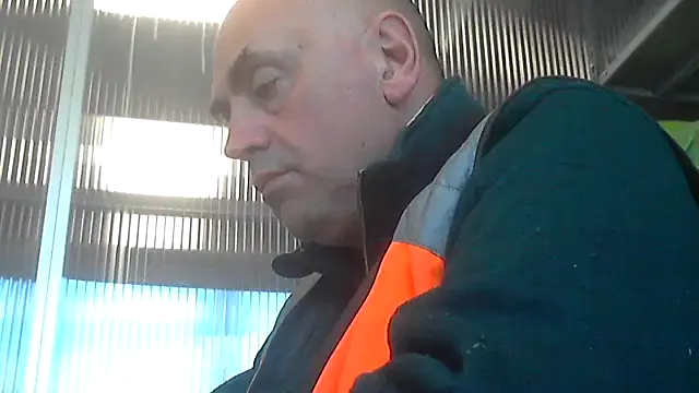 Snapshot of pantomax chatting on 10.09.25 pantomax online show from 10.09.25