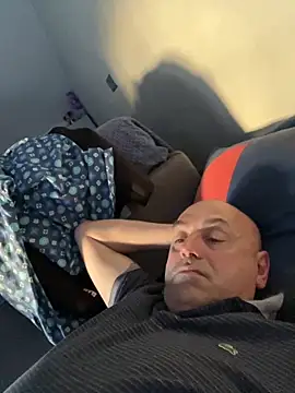 Snapshot of pantomax chatting on 10.12.25 pantomax online show from 10.12.25