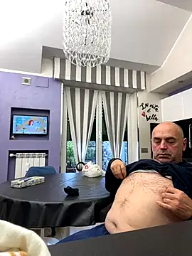 Snapshot of pantomax chatting on 10.20.25 pantomax online show from 10.20.25