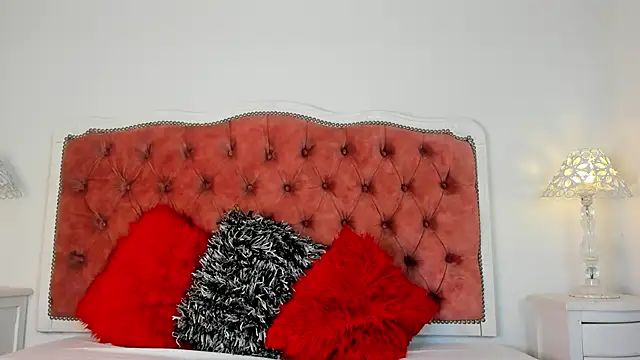 Snapshot of amberlitle chatting on 02.17.25 amberlitle online show from 02.17.25