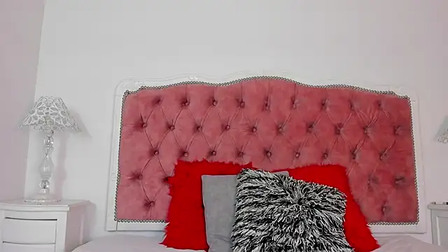 Snapshot of amberlitle chatting on 09.15.25 amberlitle online show from 09.15.25