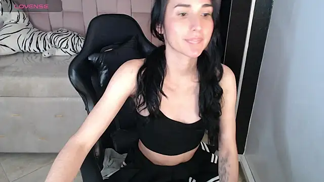 Snapshot of jesi_daniels_b chatting on 12.10.24 jesi daniels b online show from 12.10.24