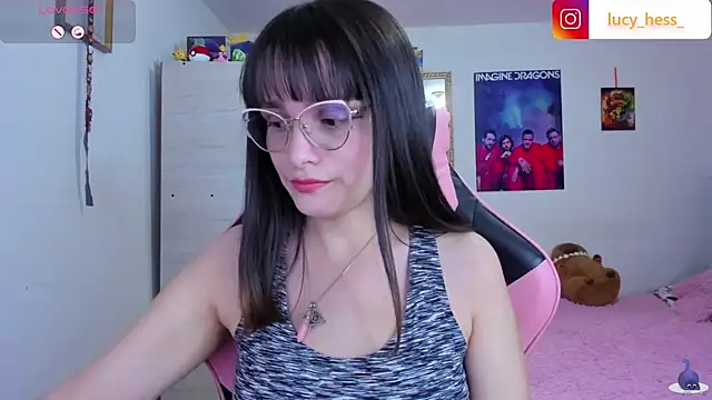 Snapshot of Lucyy-hess chatting on 06.12.26 Lucyy-hess online show from 06.12.26
