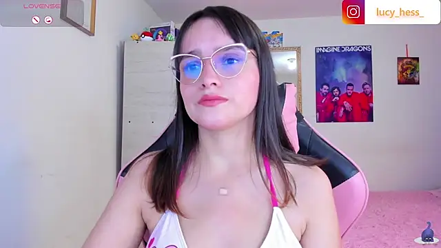 Snapshot of Lucyy-hess chatting on 06.23.26 Lucyy-hess online show from 06.23.26