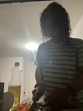 Snapshot of zahrivk1 chatting on 02.24.25 zahrivk1 online show from 02.24.25