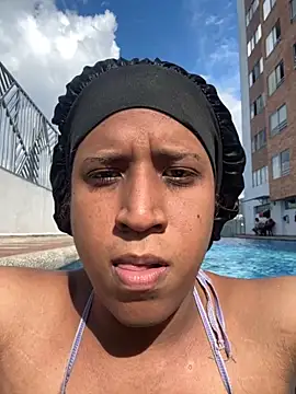 Snapshot of zahrivk1 chatting on 10.30.25 zahrivk1 online show from 10.30.25