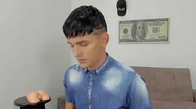 Snapshot of Lyam_ap chatting on 01.08.25 Lyam ap online show from 01.08.25