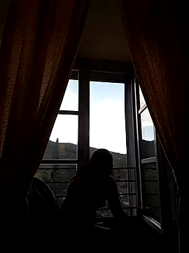 Snapshot of feetqueen96 chatting on 10.12.25 feetqueen96 online show from 10.12.25