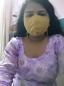 Snapshot of Dr_Chhaya chatting on 03.10.25 Dr Chhaya online show from 03.10.25