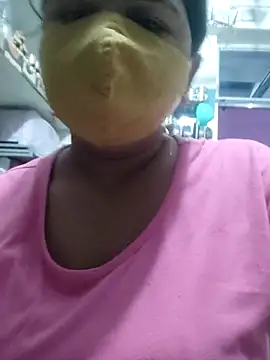 Snapshot of Dr_Chhaya chatting on 03.11.25 Dr Chhaya online show from 03.11.25