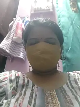 Snapshot of Dr_Chhaya chatting on 03.12.25 Dr Chhaya online show from 03.12.25