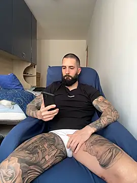 Snapshot of Gioeltoro89 chatting on 05.12.26 Gioeltoro89 online show from 05.12.26