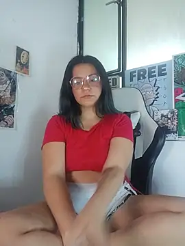 gigiqueen 18 online show from 05.13.26