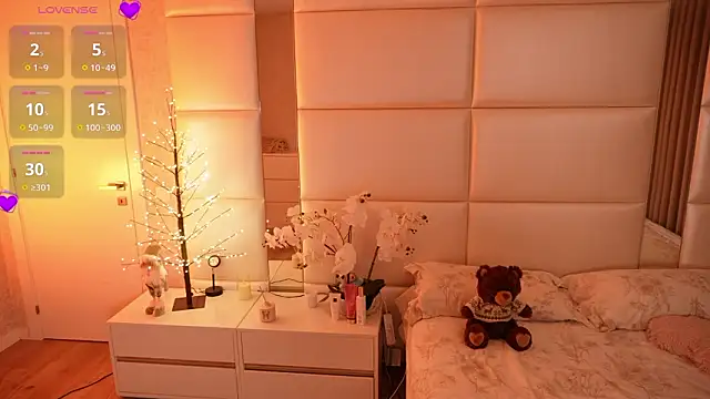 Lilly Colins online show from 02.07.26