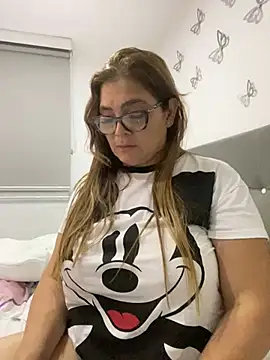 Snapshot of AntonellaAlondra4 chatting on 12.25.24 AntonellaAlondra4 online show from 12.25.24