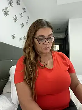 Snapshot of AntonellaAlondra4 chatting on 02.21.25 AntonellaAlondra4 online show from 02.21.25