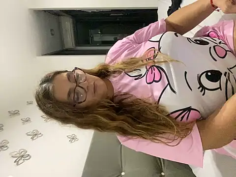 Snapshot of AntonellaAlondra4 chatting on 02.23.25 AntonellaAlondra4 online show from 02.23.25