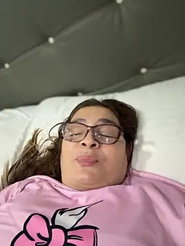 AntonellaAlondra4 online show from 11.18.25