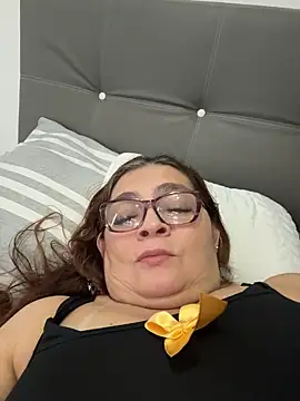 AntonellaAlondra4 online show from 04.13.26