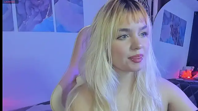 Snapshot of Pretty__zoe chatting on 03.12.25 Pretty  zoe online show from 03.12.25