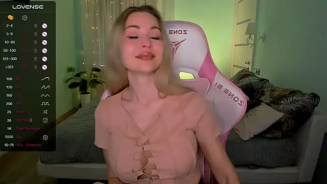 Snapshot of AdeleRoberts chatting on 03.11.26 AdeleRoberts online show from 03.11.26