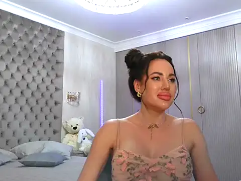 TianaPosh online show from 02.17.25