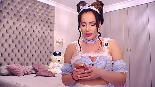 TianaPosh online show from 03.04.26