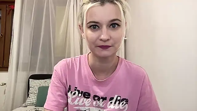 Snapshot of Onika_Love chatting on 04.27.26 Onika Love online show from 04.27.26